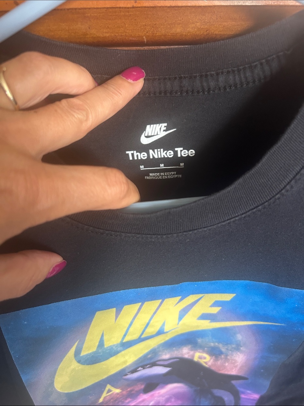 Nike Black Short Sleeve Tee Free Willy Whale - Picture 2 of 3
